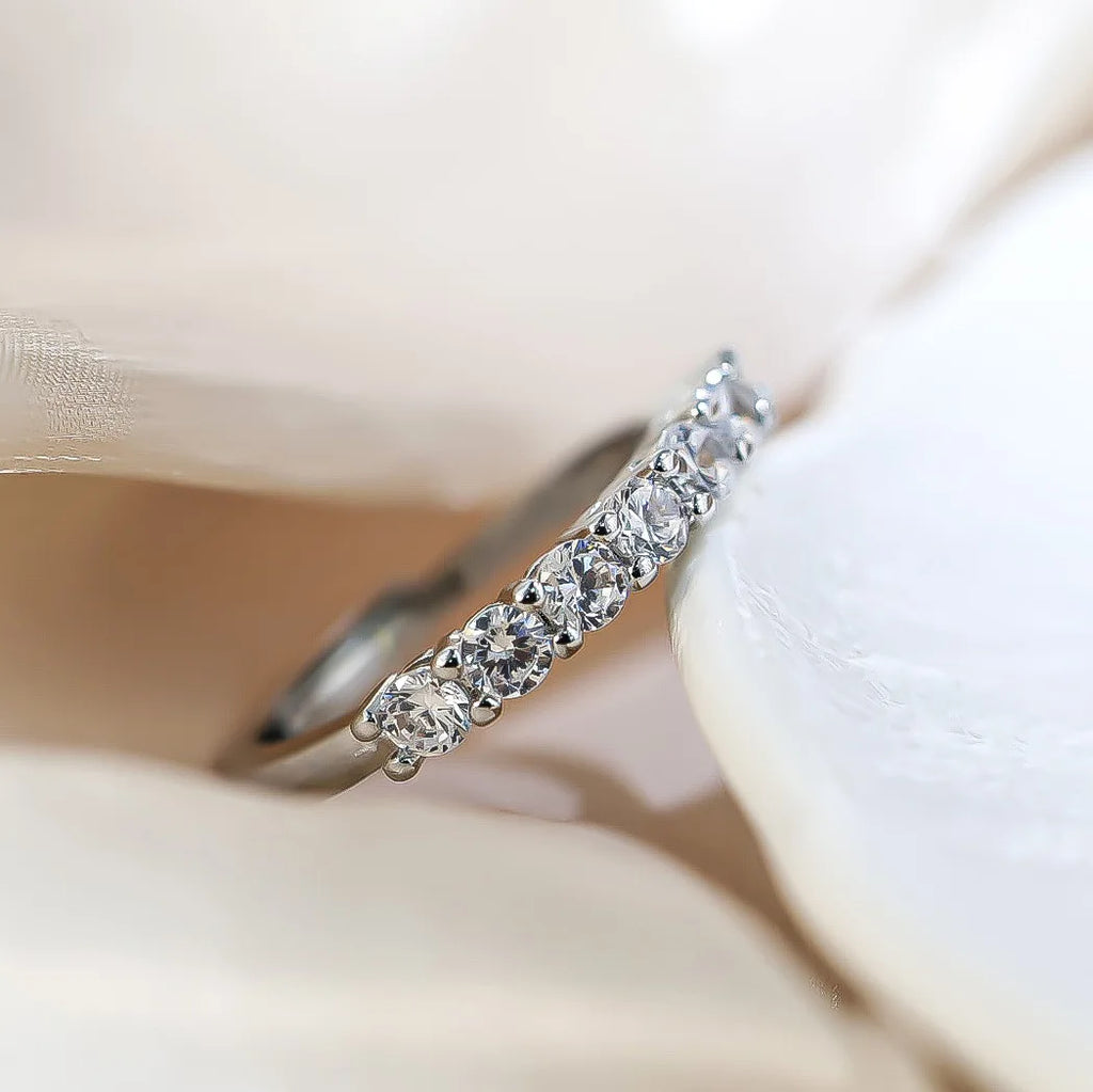 Luna Spark™ Minimalist Ring